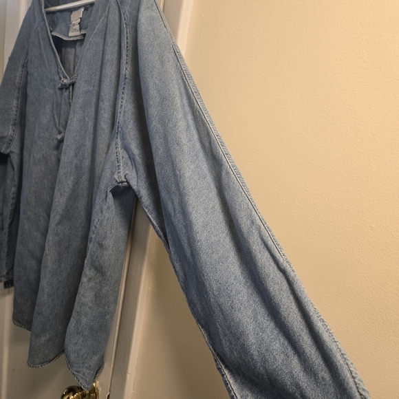Vintage Blue Denim Medium Wash Button-Up Tunic Shirt. Bohemain Shirt - Picture 4 of 6